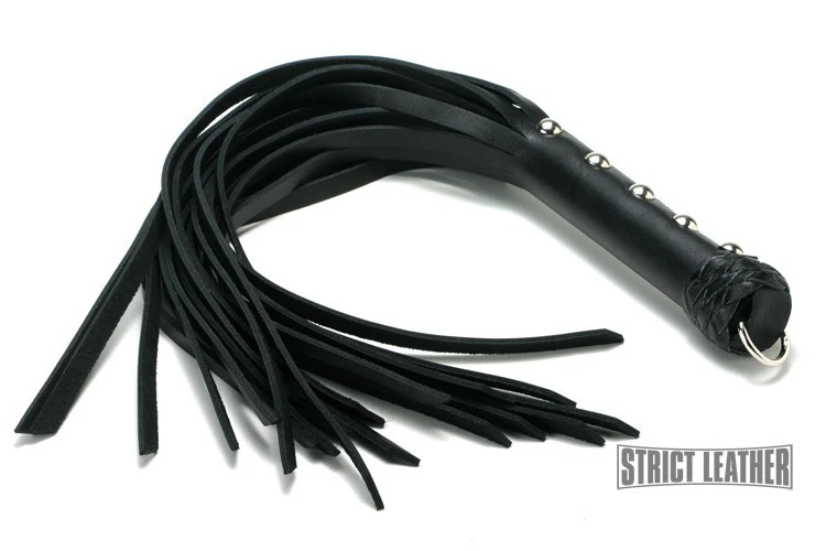 Strict Leather Beginner Flogger - Image 2